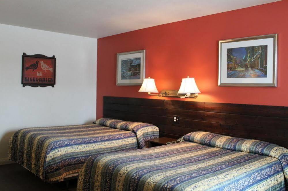 Farnham Auberge - Motel Le Pigeonnier מראה חיצוני תמונה